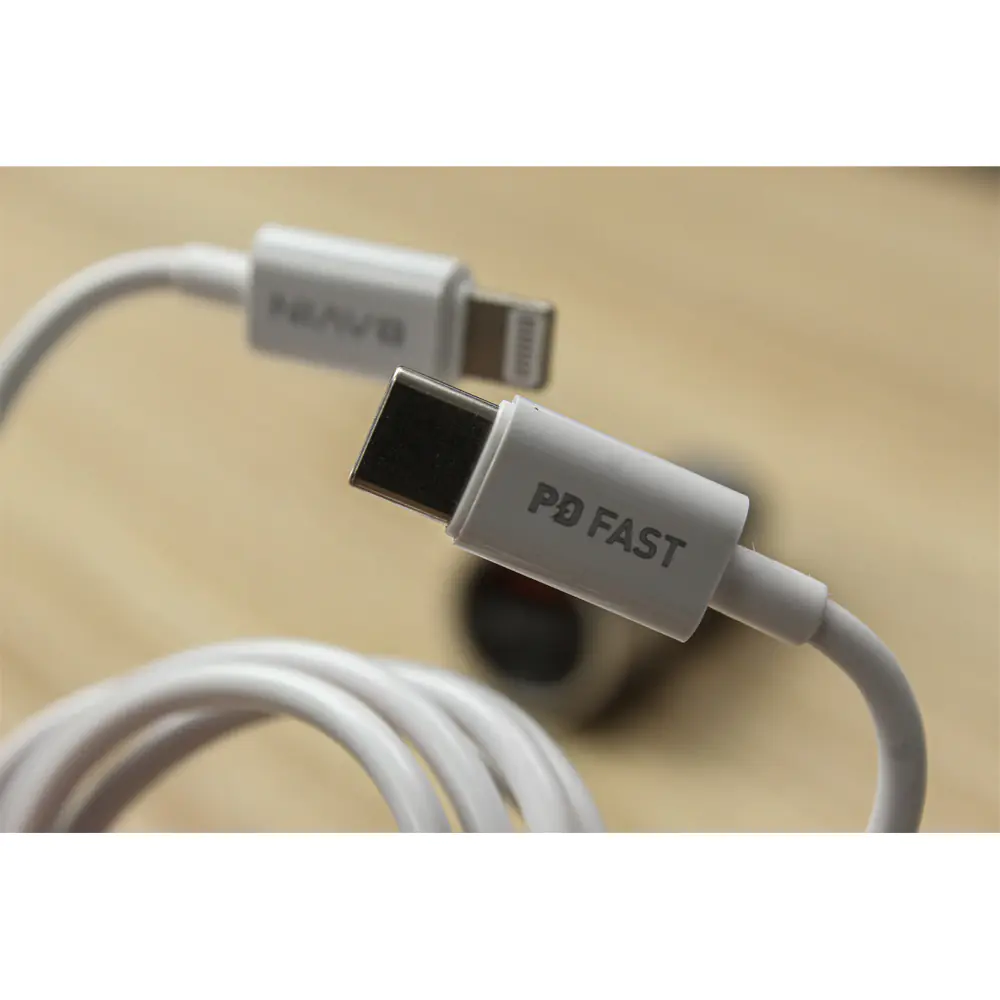 Car Charg Bavin With Cable USB-C to Lightning PC329