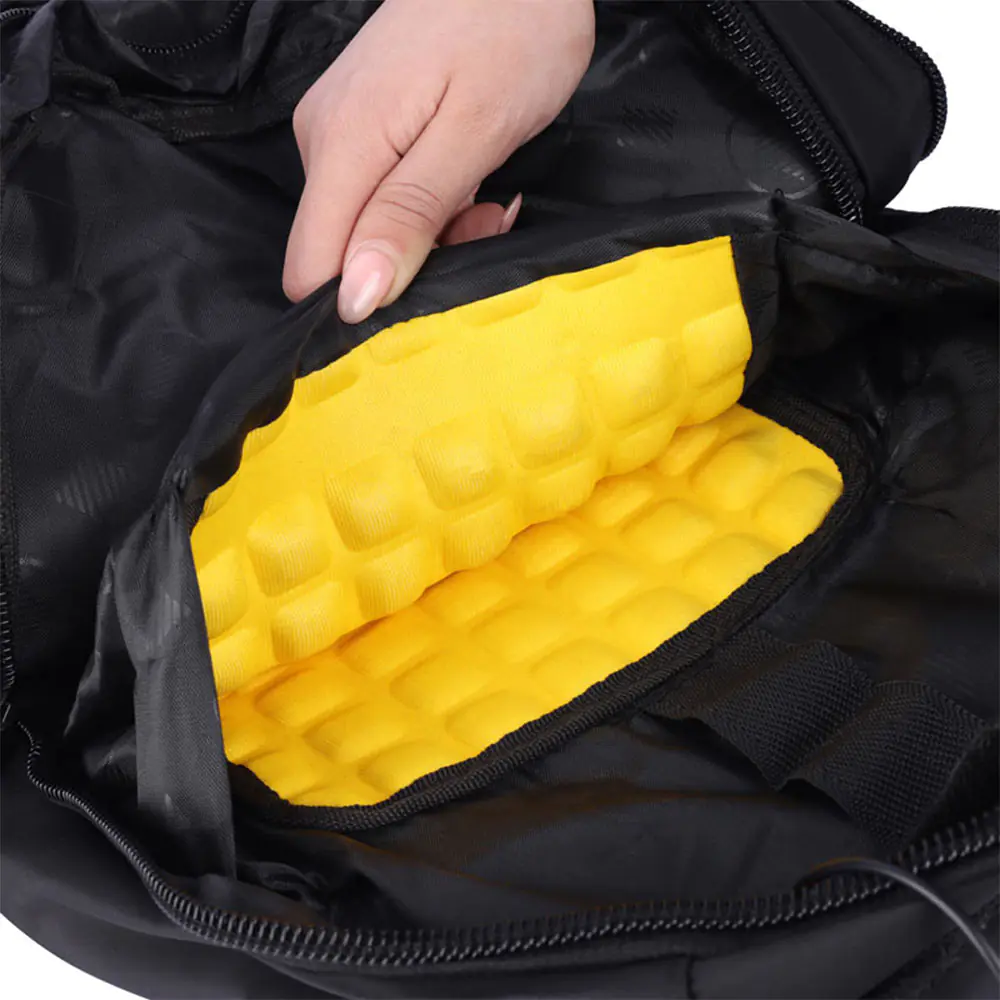 Pierre Cardin bag Model B019