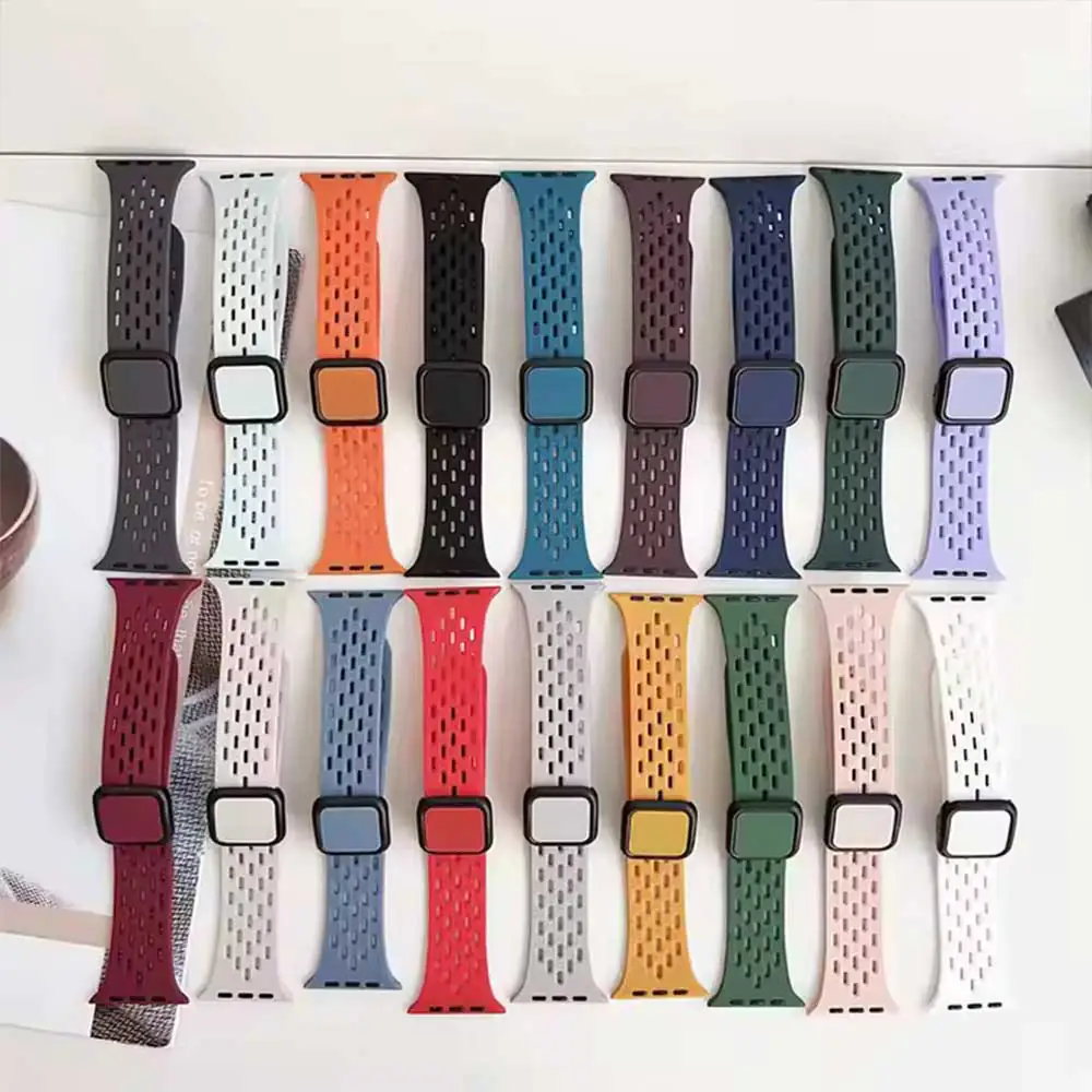 Breathable silicone strap with 22mm modern buckle